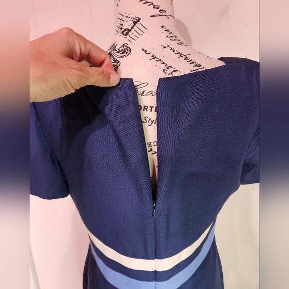 Talbots blue silk 100% silk short sleeved sheath dress. Size 6 - Picture 5 of 9